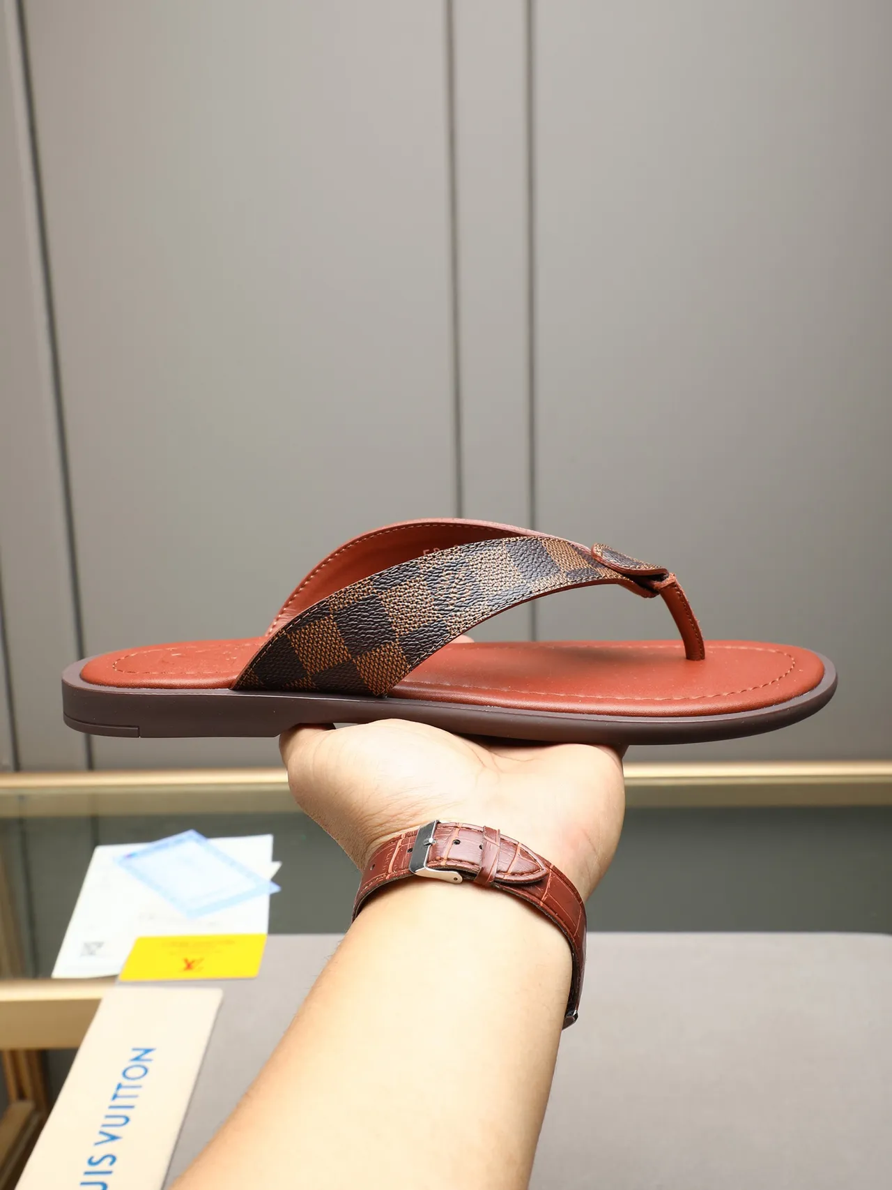 Louis Vuitton Leather Thong Flip-Flop Slippers 15