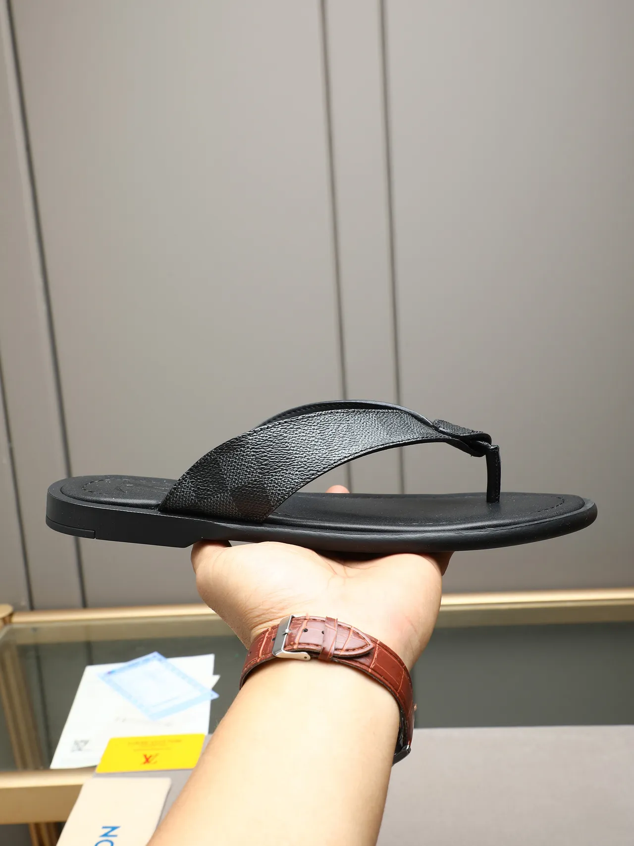 Louis Vuitton Leather Thong Flip-Flop Slippers 16