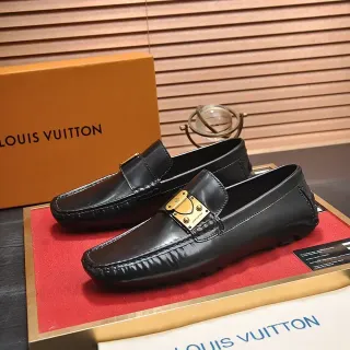 Louis Vuitton लोअफर काला सोना पॉलिश्ड लेदर बकल हार्डवेयर लोअफर