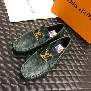 Louis Vuitton Mocassim Verde Dourado Couro Matelassé Fivela LV Mocassim