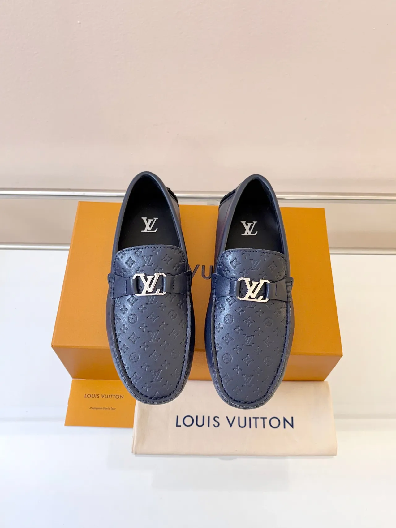 Louis Vuitton Loafer Bleu Marine Noir Monogramme Embossé Cuir Métal Boucle LV Sangle Loafer 6