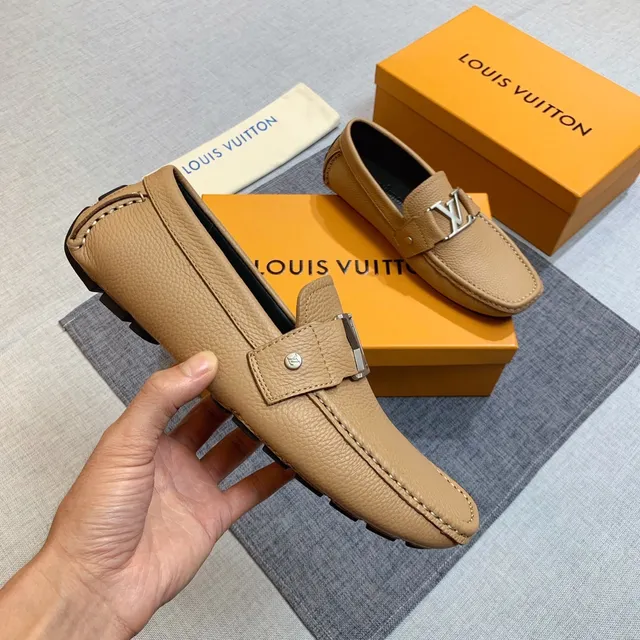 Loafer Louis Vuitton Cuir Pebbled Tan Boucle LV Logo 2
