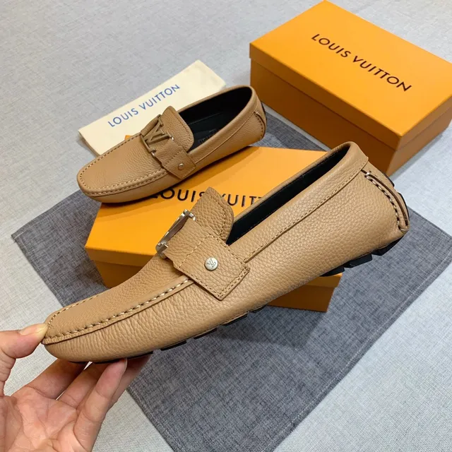 Loafer Louis Vuitton Cuir Pebbled Tan Boucle LV Logo 3