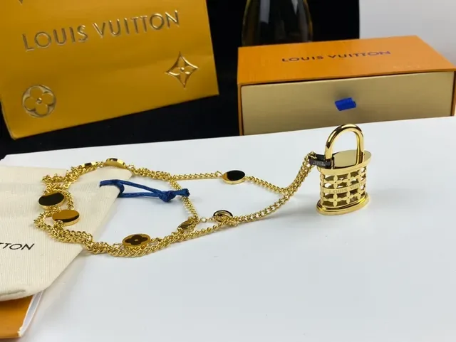 Louis Vuitton Lock Me Floral Padlock Layered Chain Necklace 2