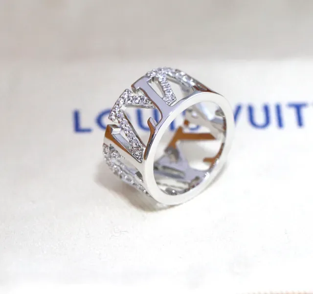 Bague Louis Vuitton LV Cercle Or Rose Or Argent Cristal Pavé 2