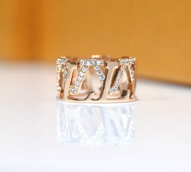 Bague Louis Vuitton LV Cercle Or Rose Or Argent Cristal Pavé 3