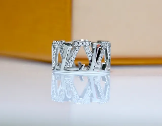 Bague Louis Vuitton LV Cercle Or Rose Or Argent Cristal Pavé 5