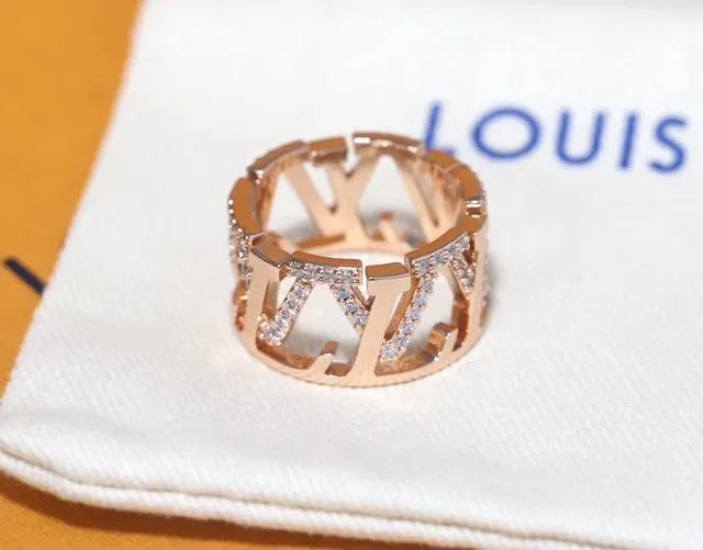 Bague Louis Vuitton LV Cercle Or Rose Or Argent Cristal Pavé 6