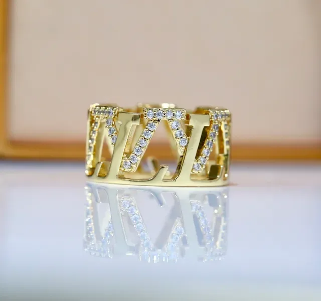 Bague Louis Vuitton LV Cercle Or Rose Or Argent Cristal Pavé 7