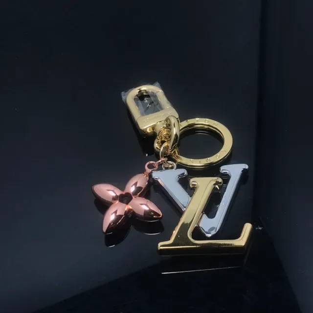 Bracelet Louis Vuitton LV Fleur Dorée Violette Métallique Monogramme Quatre Pétales Charm 8