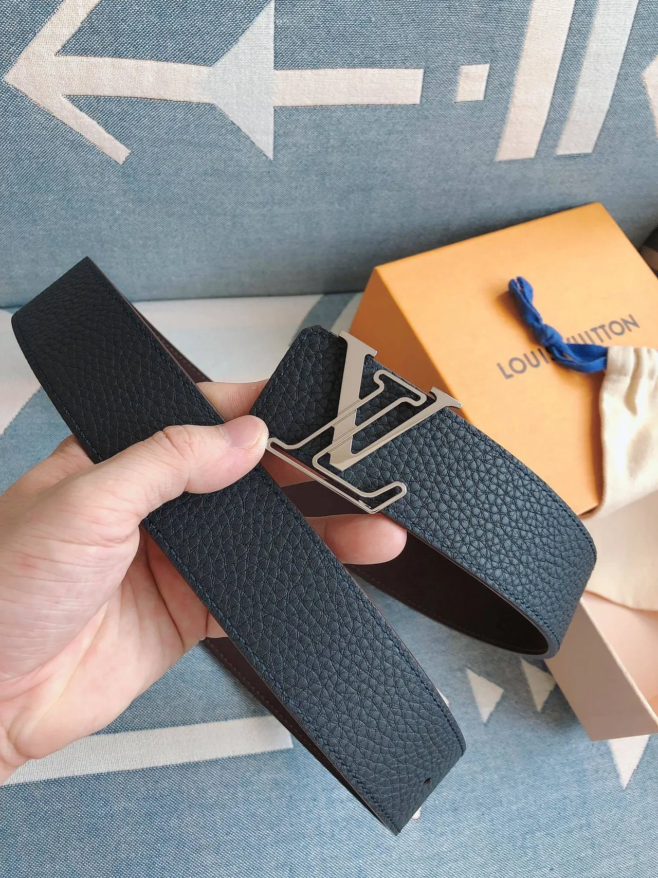 Louis Vuitton LV Initiales Blue Pebbled Leather Belt 2
