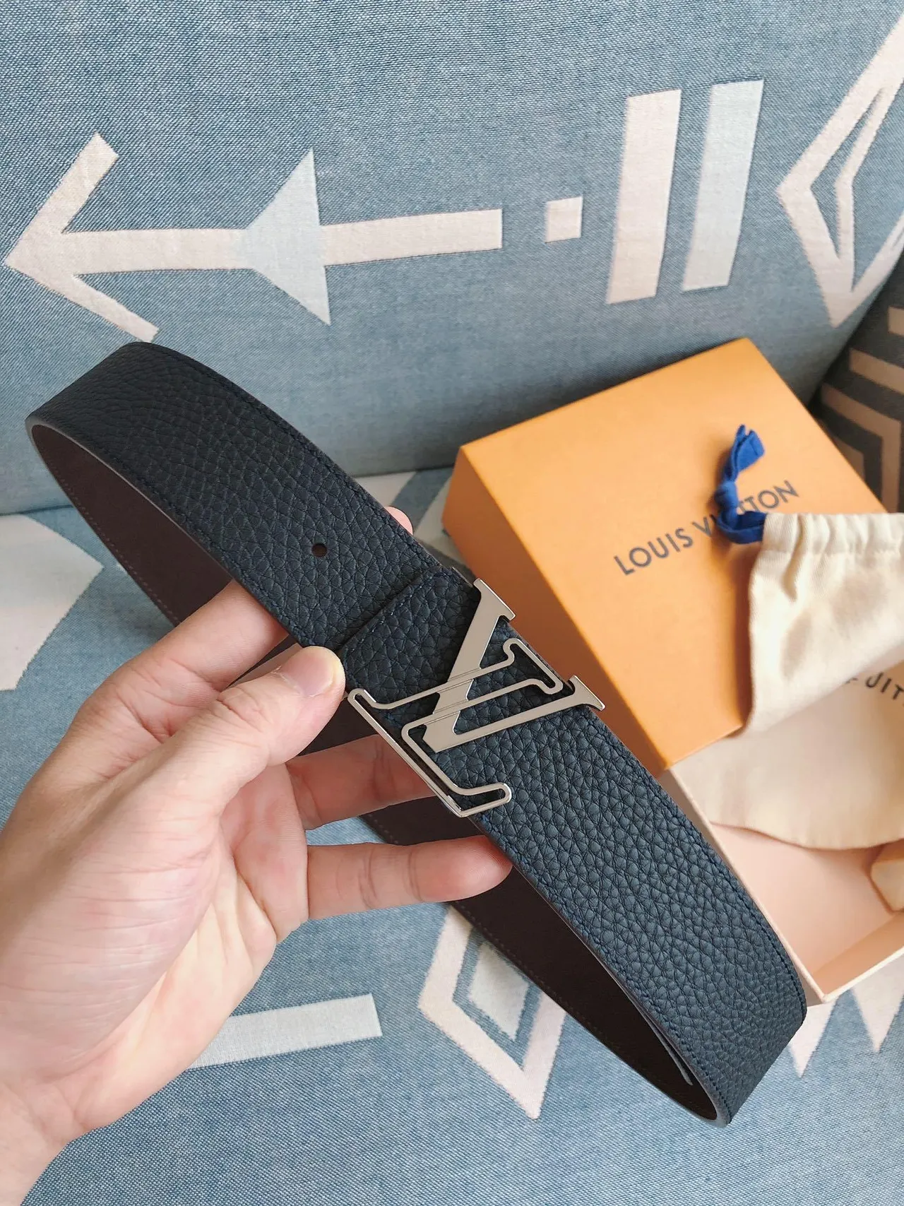 Louis Vuitton LV Initiales Blue Pebbled Leather Belt 4