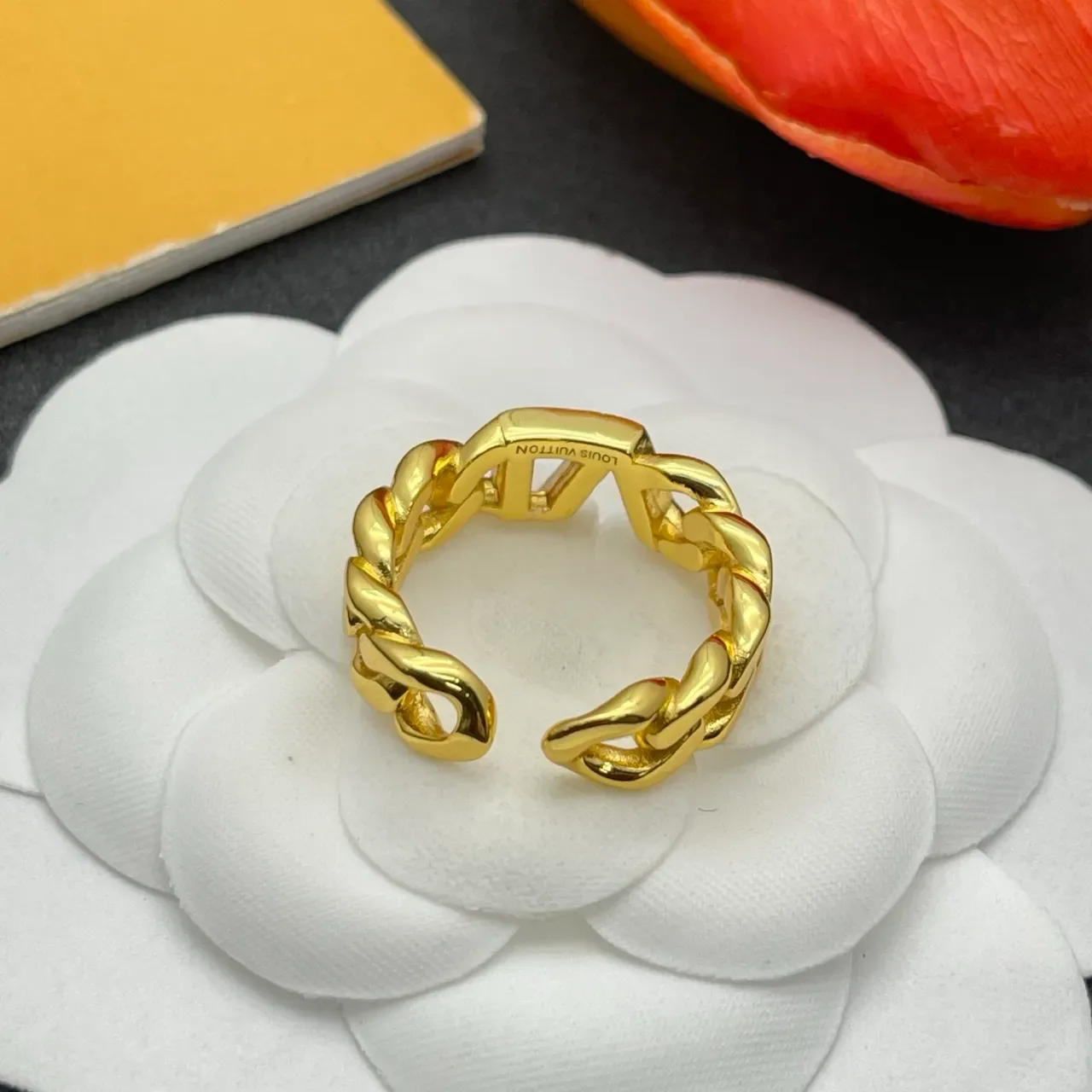 Louis Vuitton LV Monogram Chain Link Gold bague 3