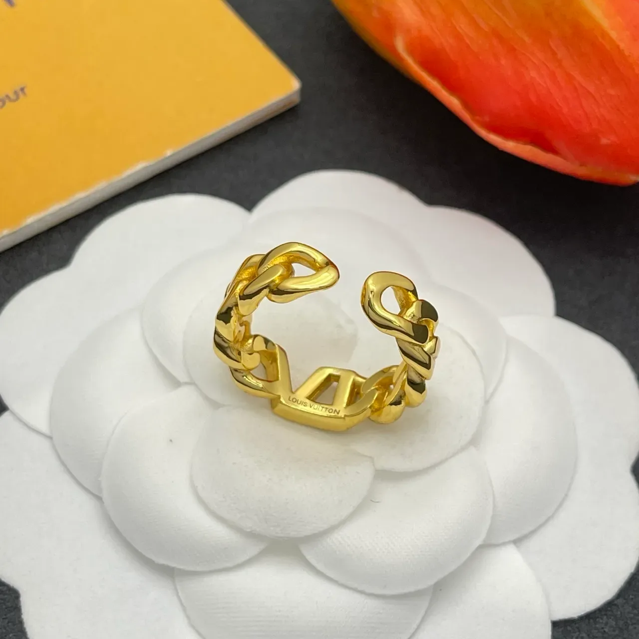 Louis Vuitton LV Monogram Chain Link Gold bague 4