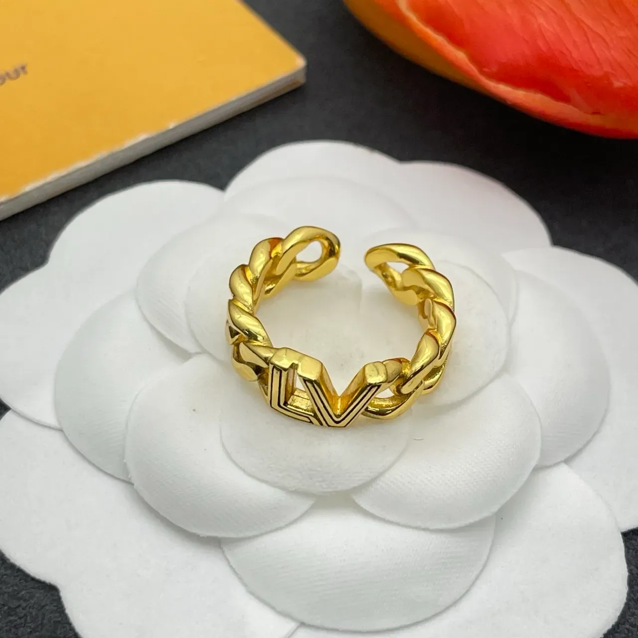 Louis Vuitton LV Monogram Chain Link Gold bague 5