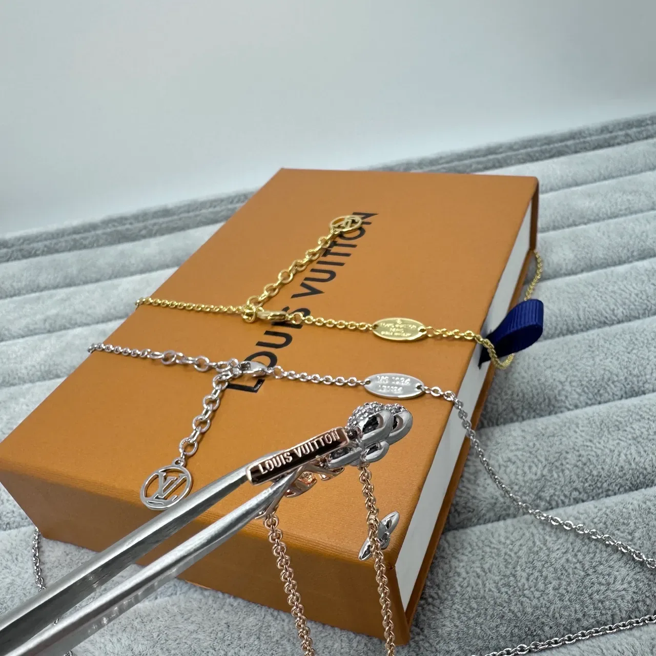 Louis Vuitton LV Monogram Flower Pavé Crystal Necklace 2