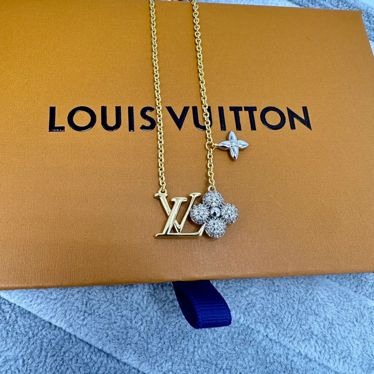 Louis Vuitton LV Monogram Flower Pavé Crystal Necklace 3