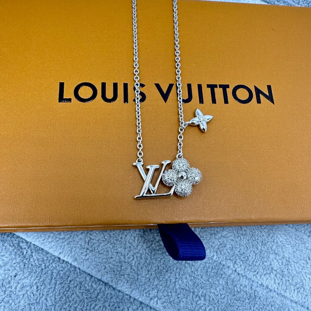 Louis Vuitton LV Monogram Flower Pavé Crystal Necklace 5