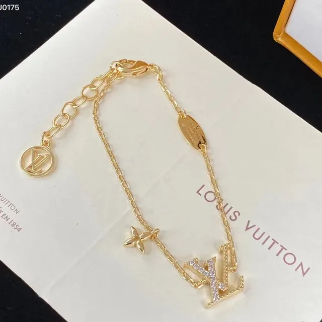 Louis Vuitton LV Monogram Star Gold Transparent Chain Pavé Crystal Necklace 5