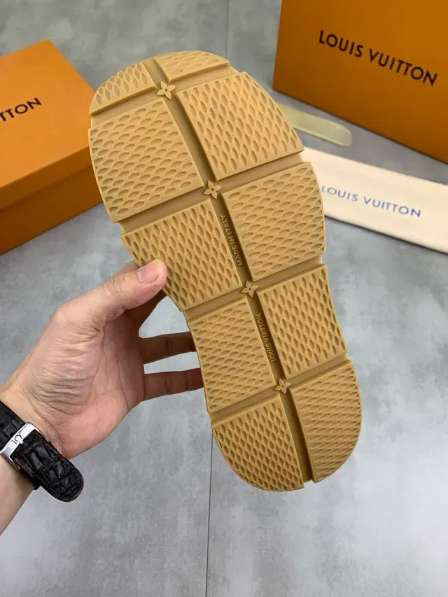 Louis Vuitton LV Trainer Beige Blanc Toile Monogram Semelle Intermédiaire Multicouche Sneakers Lifestyle 3