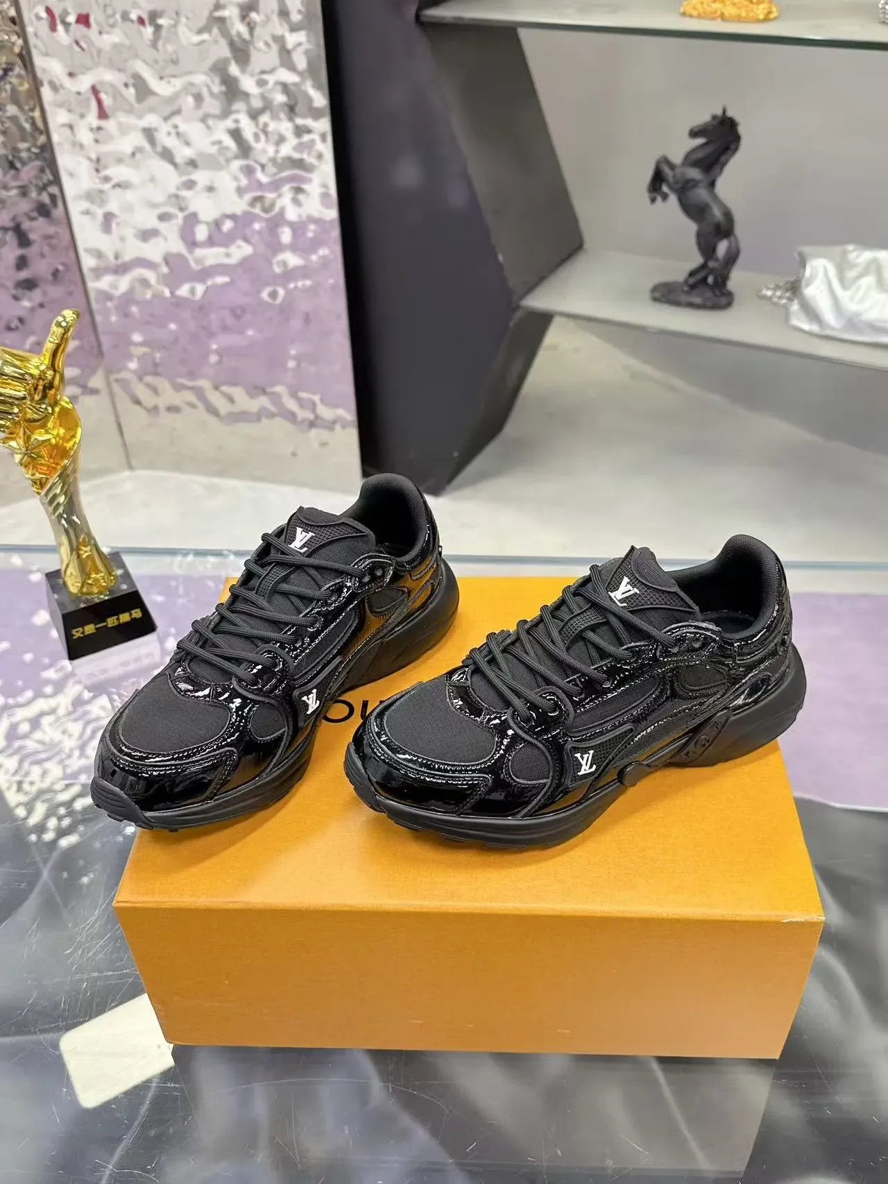 Louis Vuitton LV Trainer Chaussures Noires Paneles Cuir Patenté Glossy Malla Matte/TPU Overlays Chunky 6