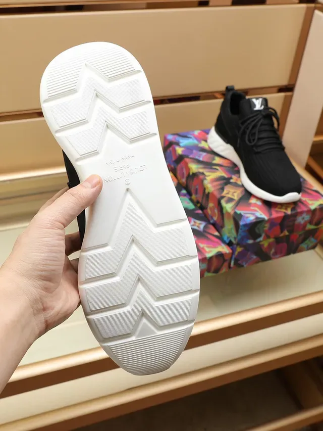 Louis Vuitton LV Trainer Noir Blanc Tricô Supérieur Monogramme Sneakers Lifestyle 3