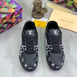 Louis Vuitton LV Trainer Negro Blanco Monograma Impreso Cuero Perforado Caja de Dedo Estilo de Vida Sneakers