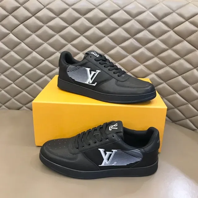 Louis Vuitton LV Trainer Black White Smooth Leather Upper Perforated Toe Cap Lifestyle Sneakers 7