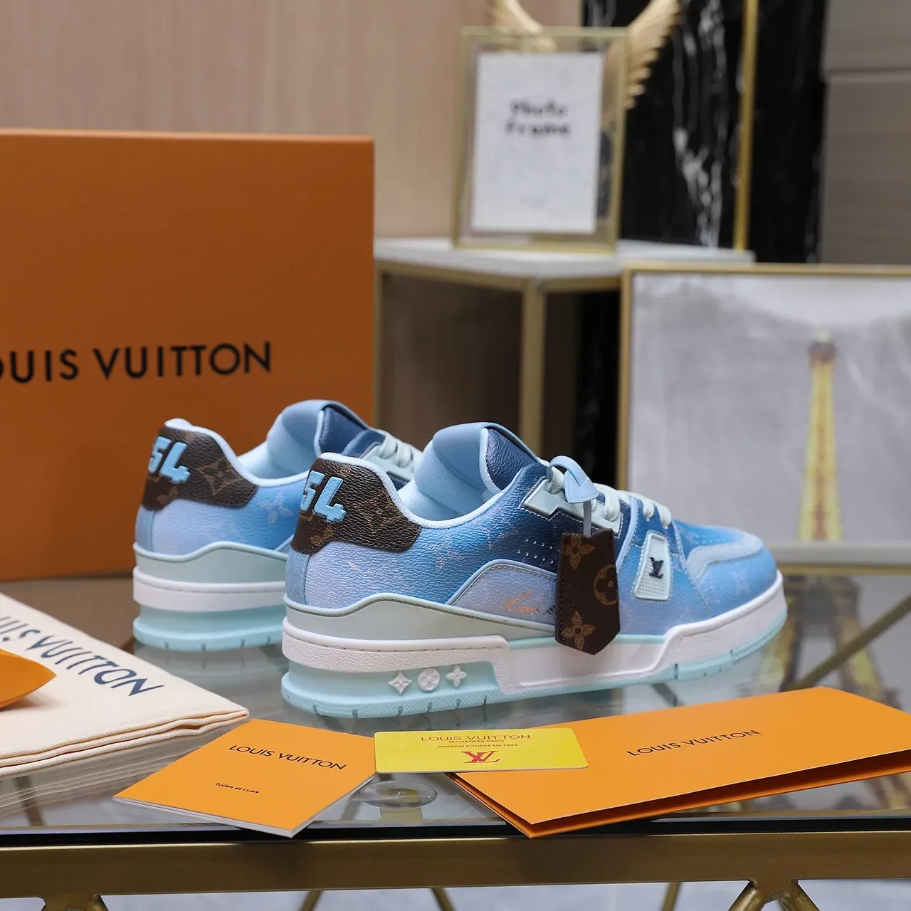 Louis Vuitton LV Trainer নীল সাদা লেয়ার্ড সোল মোনোগ্রাম লেদার অ্যাকসেন্ট লাইফস্টাইল স্নিকার্স 3