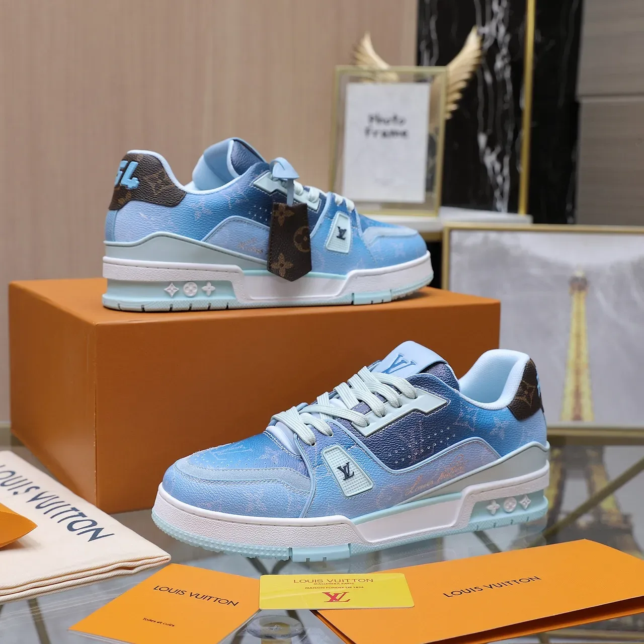 Louis Vuitton LV Trainer নীল সাদা লেয়ার্ড সোল মোনোগ্রাম লেদার অ্যাকসেন্ট লাইফস্টাইল স্নিকার্স 4