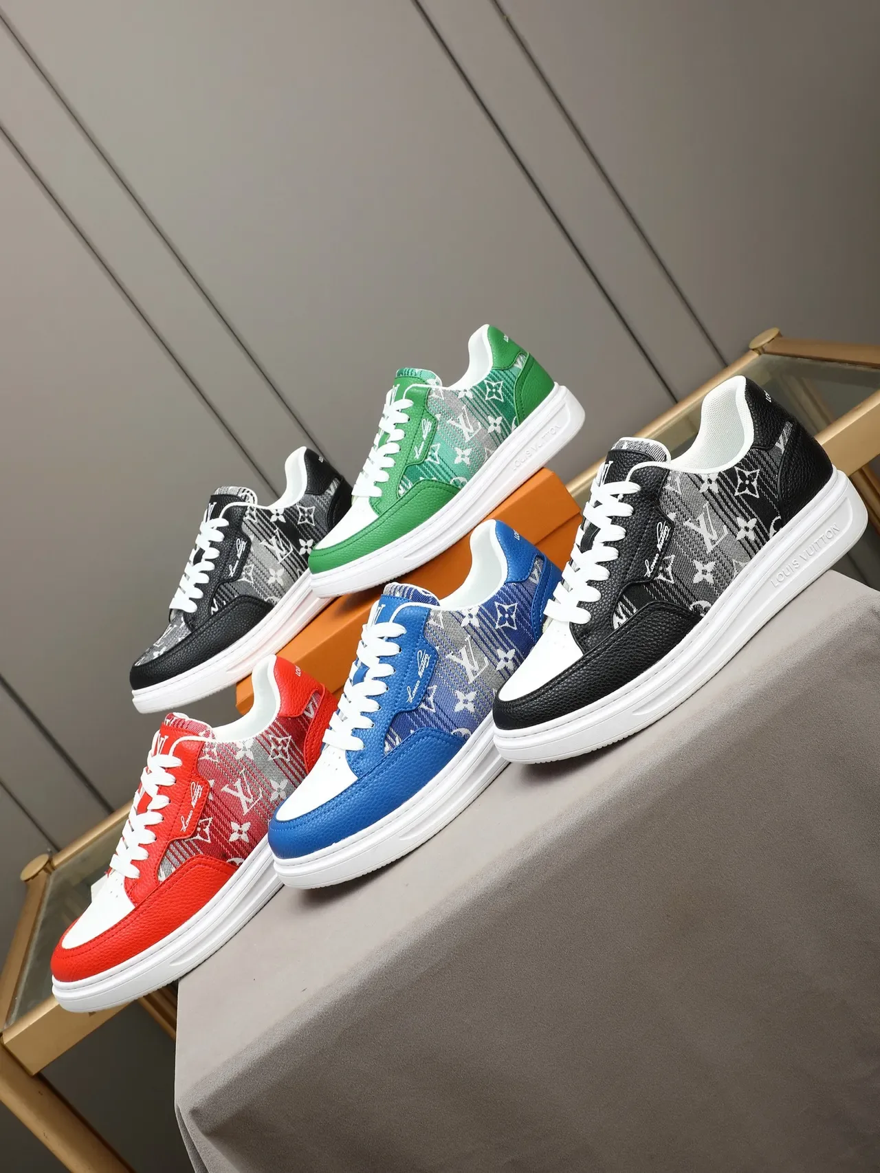 Louis Vuitton LV Trainer Green White Low-Top Mixed-Material Upper Lifestyle Sneakers 2