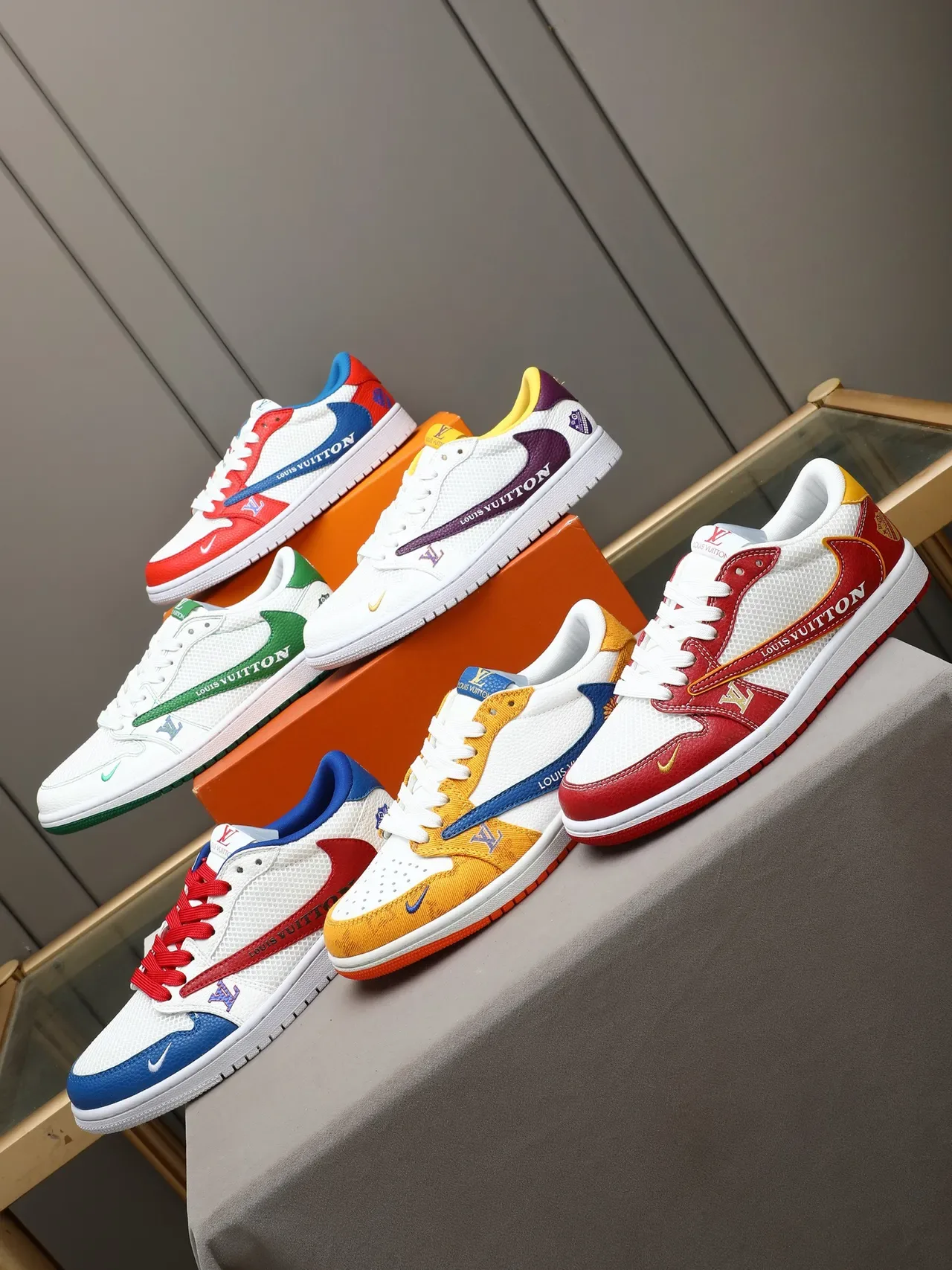 Louis Vuitton LV Trainer लाल নীল লো-টপ চামড়া-মেশ হাইব্রিড লाइফস্টাইল স্নিকার 2