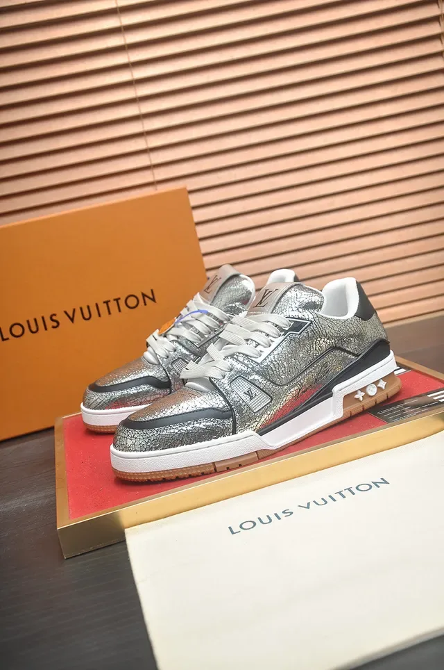 Louis Vuitton LV Trainer Silver White Metallic Crackle Leather Midsole Lifestyle Sneakers 4