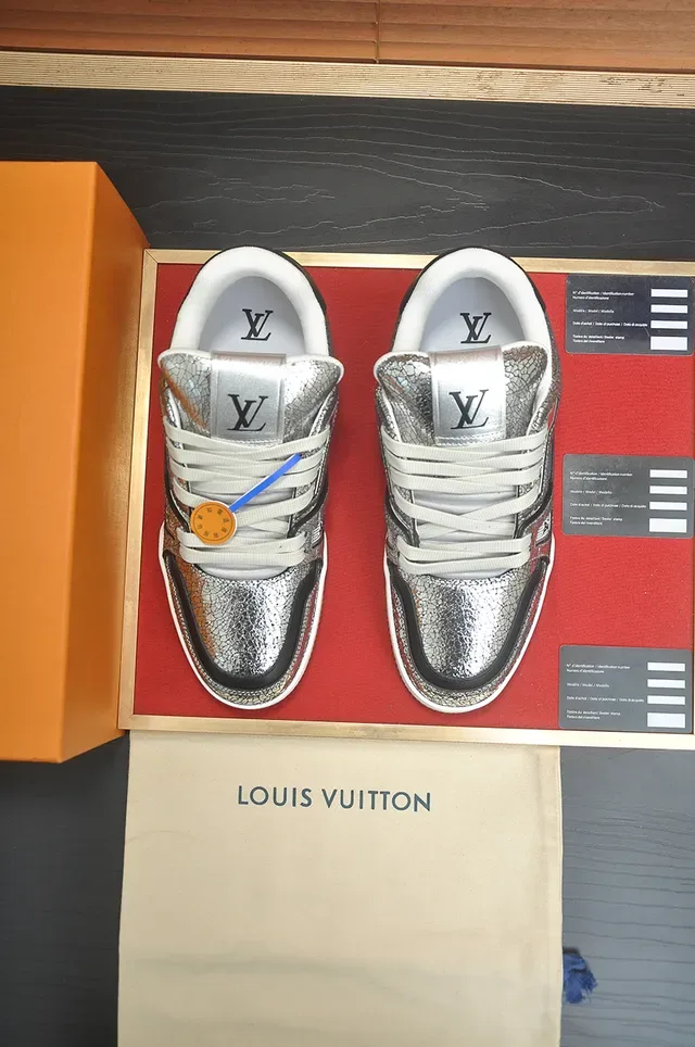 Louis Vuitton LV Trainer Silver White Metallic Crackle Leather Midsole Lifestyle Sneakers 5