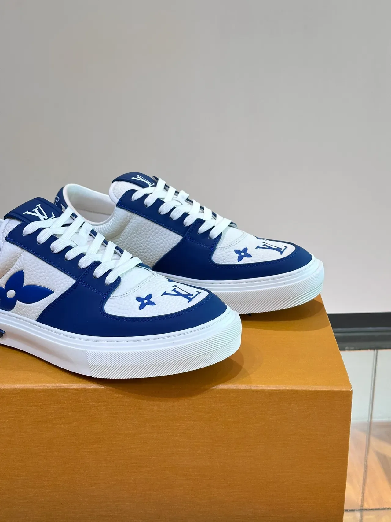 Louis Vuitton LV Trainer White Blue Low-Top Leather-Paneled Lifestyle Sneakers 3
