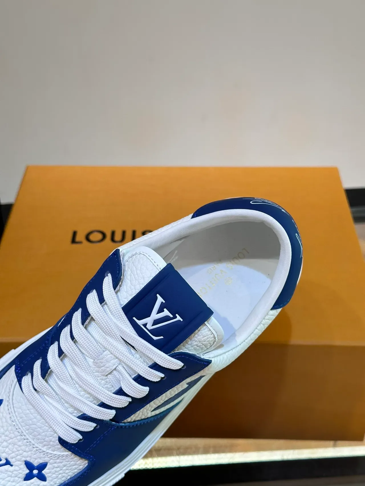 Louis Vuitton LV Trainer White Blue Low-Top Leather-Paneled Lifestyle Sneakers 4