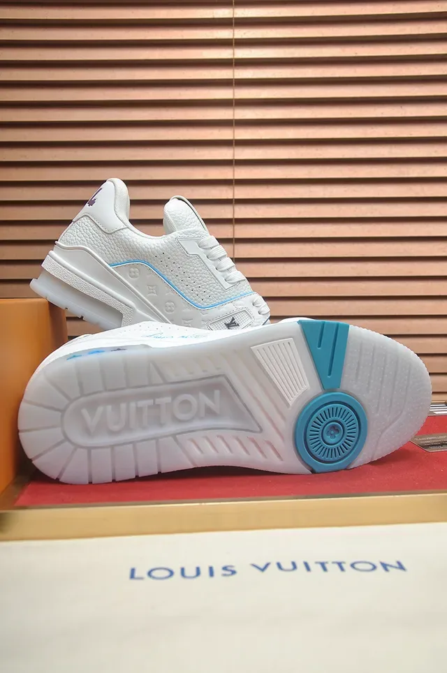 路易威登 LV Trainer 白蓝 路易威登花纹皮革鞋面 草书签名细节 生活方式运动鞋 3