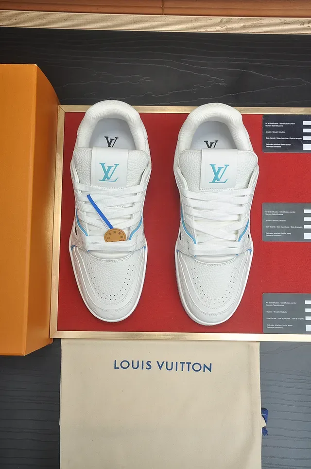 路易威登 LV Trainer 白蓝 路易威登花纹皮革鞋面 草书签名细节 生活方式运动鞋 5