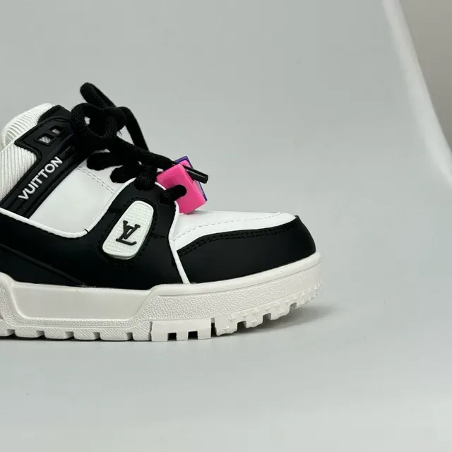 Louis Vuitton LV Trainer White Gray Chunky Sole Layered Overlays Lifestyle Sneakers 8