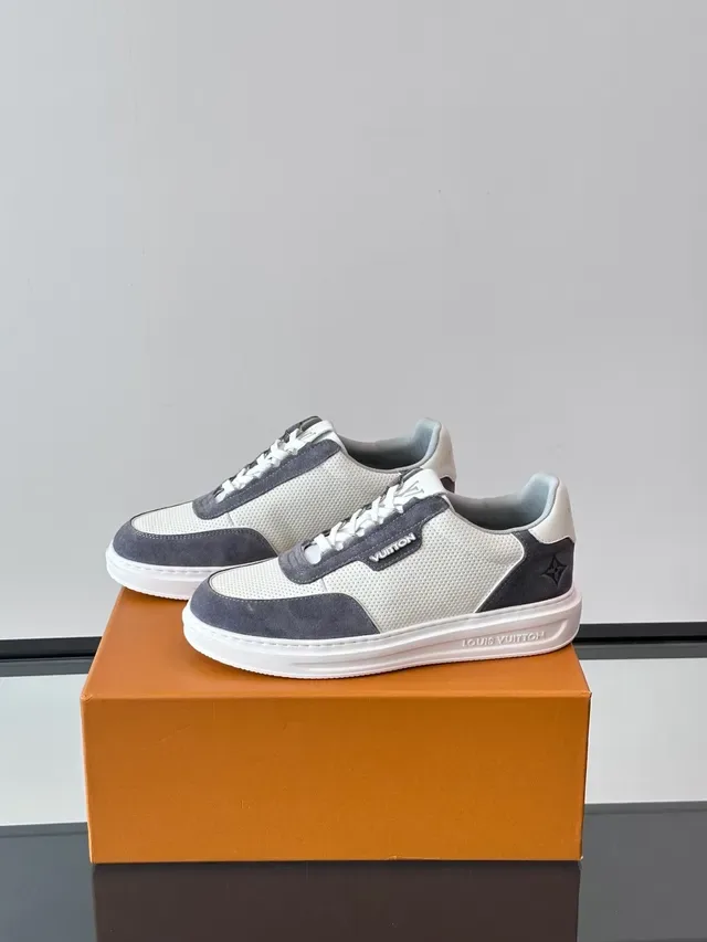 Louis Vuitton LV Trainer Blanc et Gris Maille Perforée Daim Lifestyle Sneakers 5
