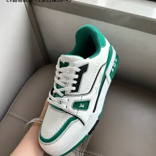 Louis Vuitton LV Trainer zapatillas lifestyle blancas y verdes de cuero superior con acentos de monograma