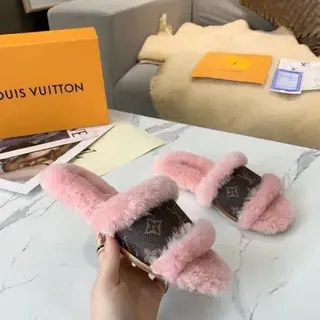 Louis Vuitton monograma lona rosa piel de cordero pantuflas