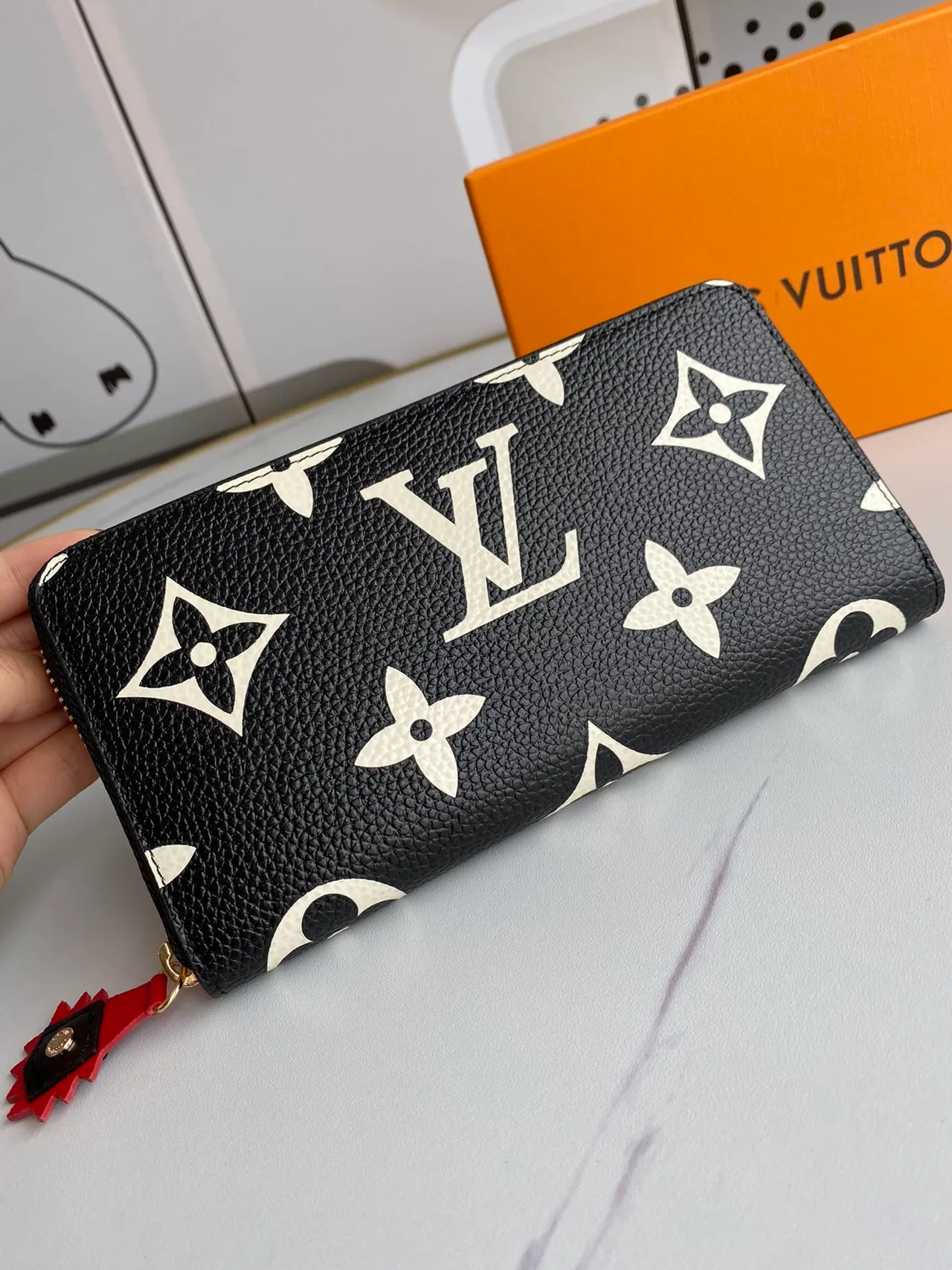 Louis Vuitton Monogram Empreinte Black White Leather Zip-Around Closure Long Wallet 9