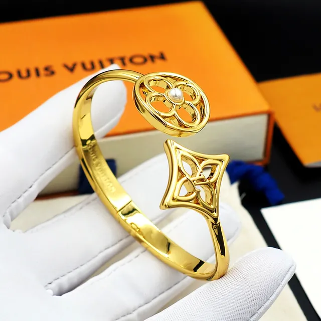 سوار مفتوح Louis Vuitton بزهرة المونوغرام ودامييه كواتريفول 6