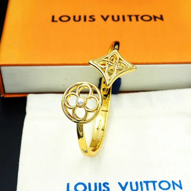 سوار مفتوح Louis Vuitton بزهرة المونوغرام ودامييه كواتريفول 7