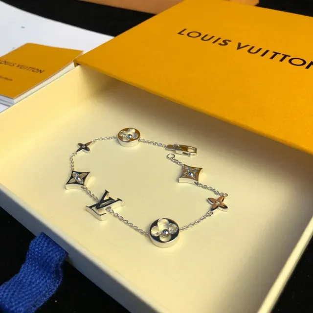 Louis Vuitton Monogram Flower Charm Gold-Tone Chain Bracelet 4