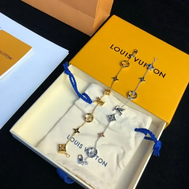 Louis Vuitton Monogram Flower Charm Gold-Tone Chain Bracelet 8