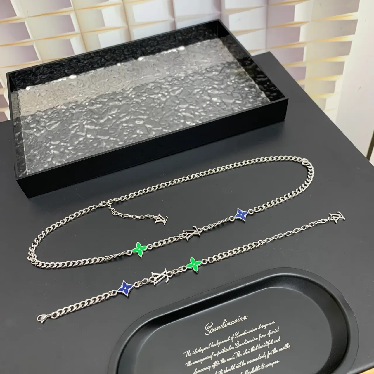 Louis Vuitton Monogram Flower Enamel Chain Bracelet 2