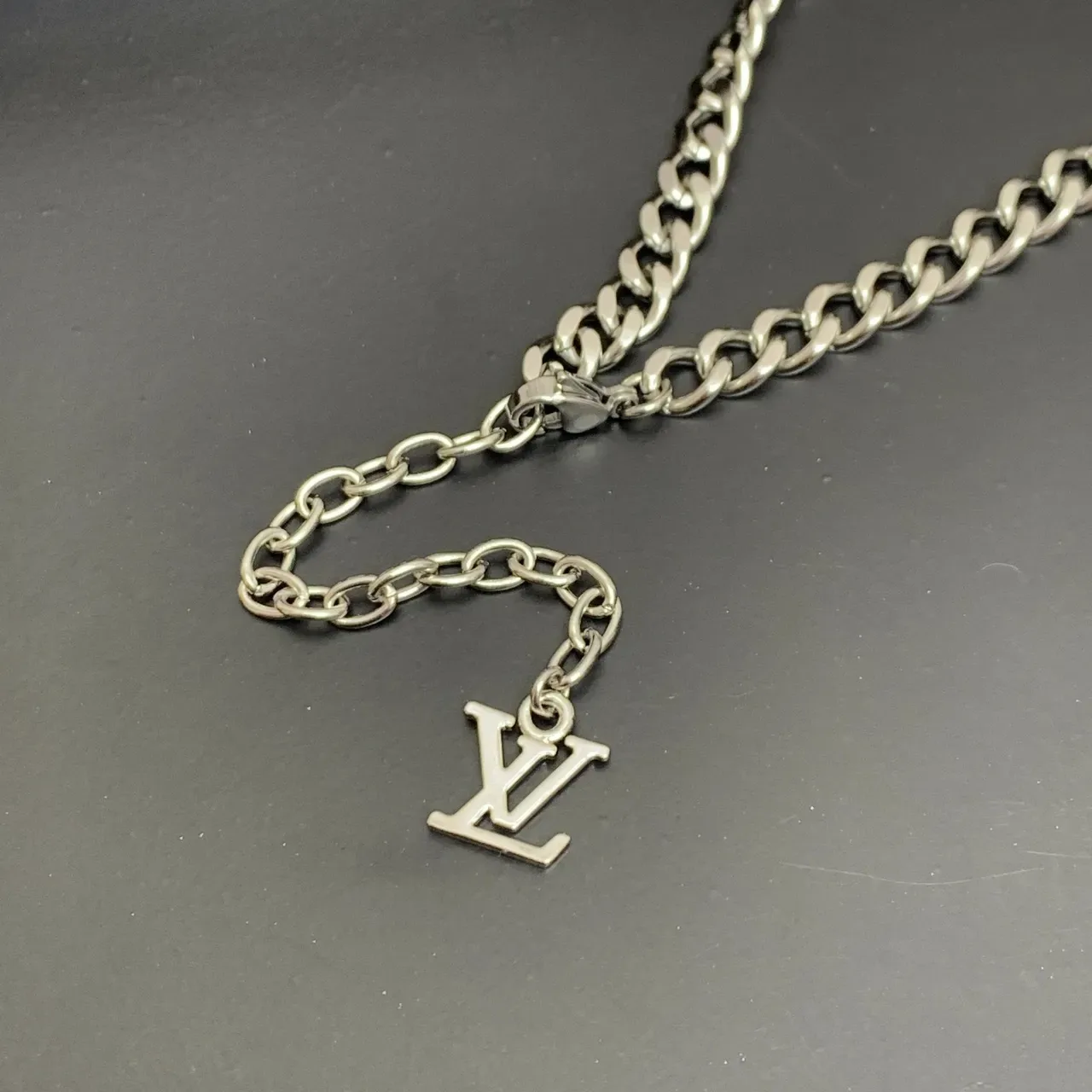 Louis Vuitton Monogram Flower Enamel Chain Bracelet 8