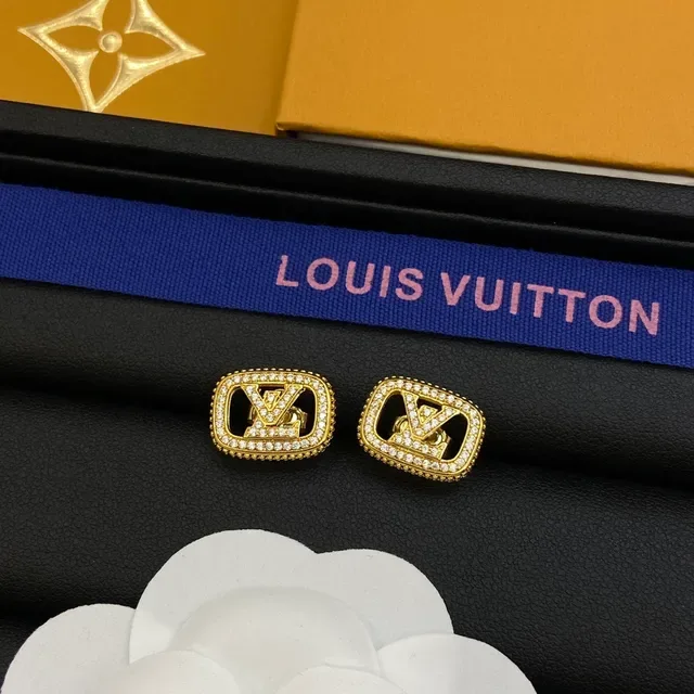 Louis Vuitton Monogram Jewelry Gold Black Curb Chain Rectangular Pendant Necklace 5